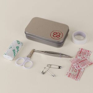 EgotierPro 52084 - First Aid Kit with Tin Box SECURITY